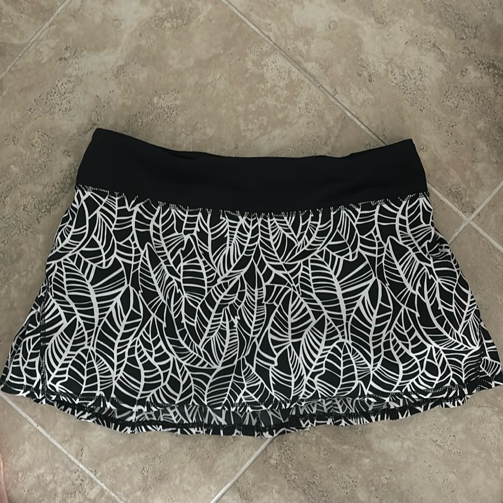 *RARE* Lululemon Size 6 Pace Rival skirt 2 way stretch